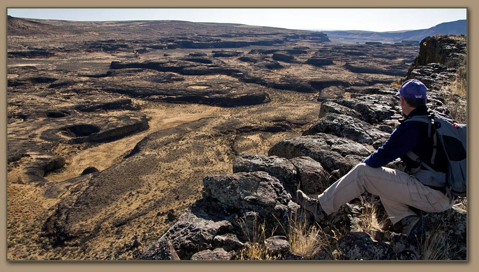 Tom Foster views Ice Age Floods channel created by Lake Missoula floods.