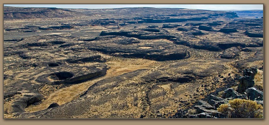 Ice Age Floodwaters from Lake Missoula and other sources created huge coulees..