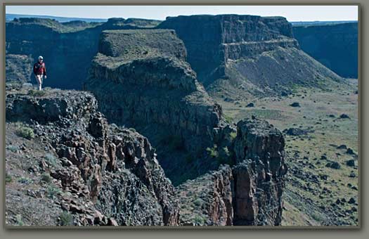 Umatilla Rock in lower Grand Coulee.